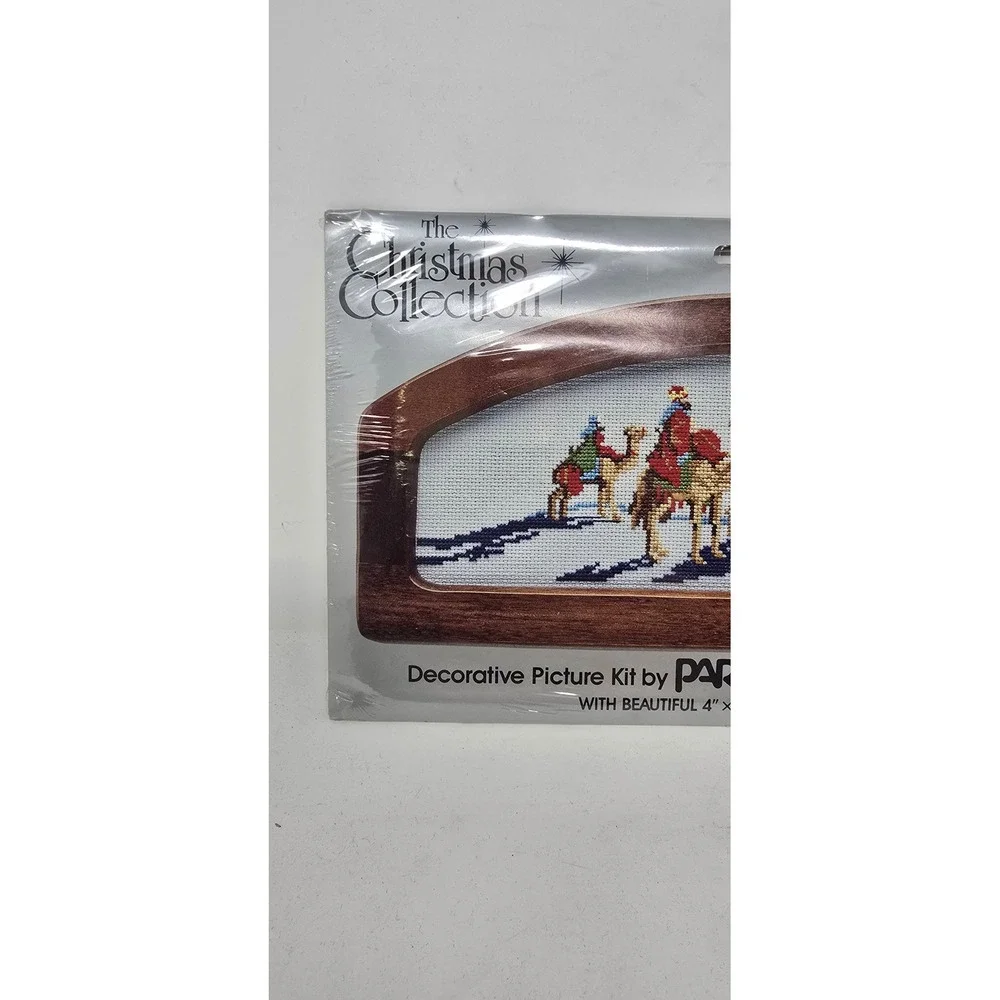 Vtg Paragon The Christmas Collection counted cross stitch 6369 kit w/wood frame